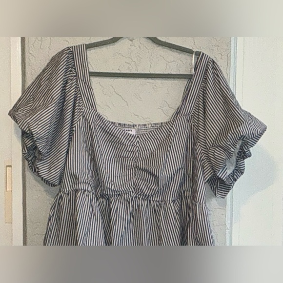 Old Navy Striped Navy Blue and White Women's Top (NWOT) - Picture 2 of 7